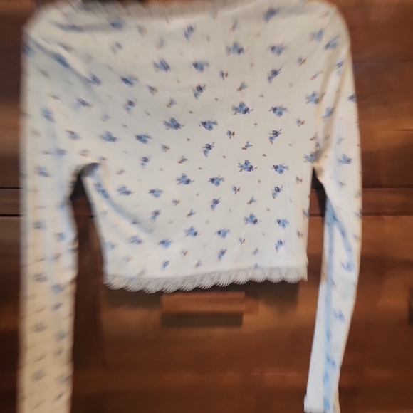 Forever 21 Fitted Crop Blouse in White and Blue - Picture 6 of 7